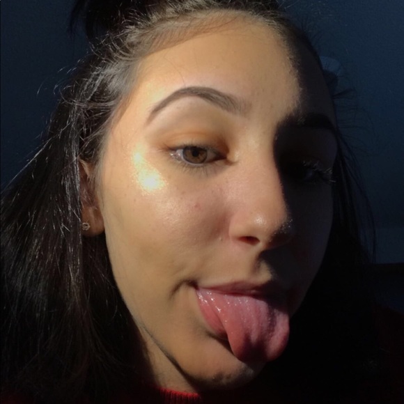 Meet your Posher, Anika - Picture 1 of 1